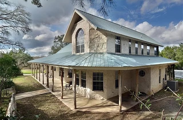 108 Lauren Ln