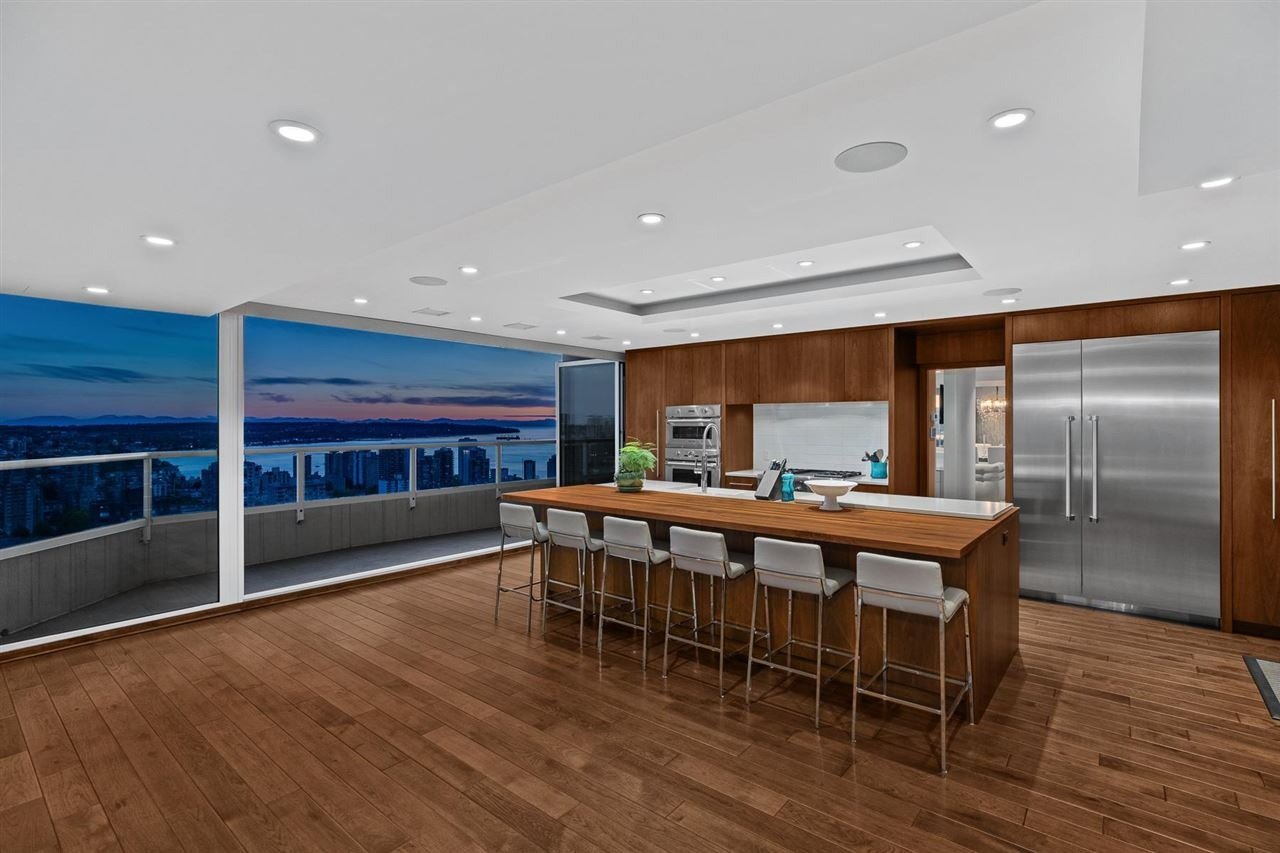 717 Jervis St, #3101