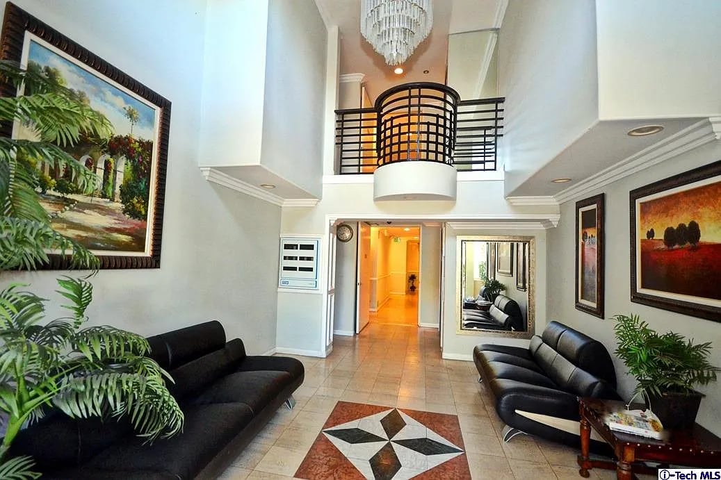 739 Lorraine Blvd #301