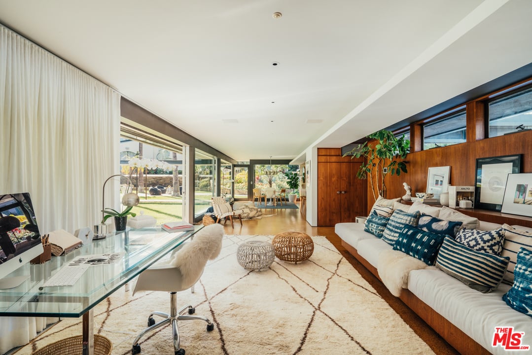 219 Chautauqua Blvd