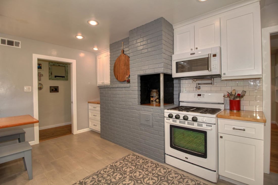 Just Listed! Updated Gorgeous South Land Park Beauty!
