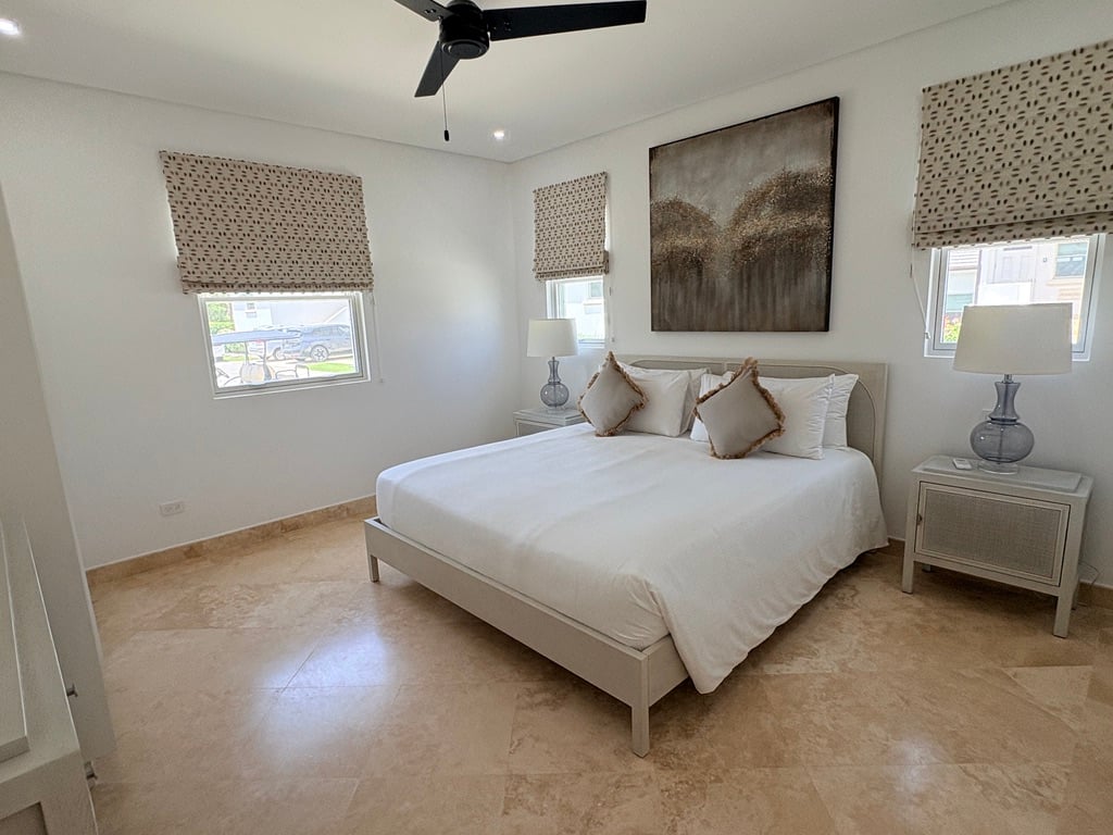 Par Three Villa