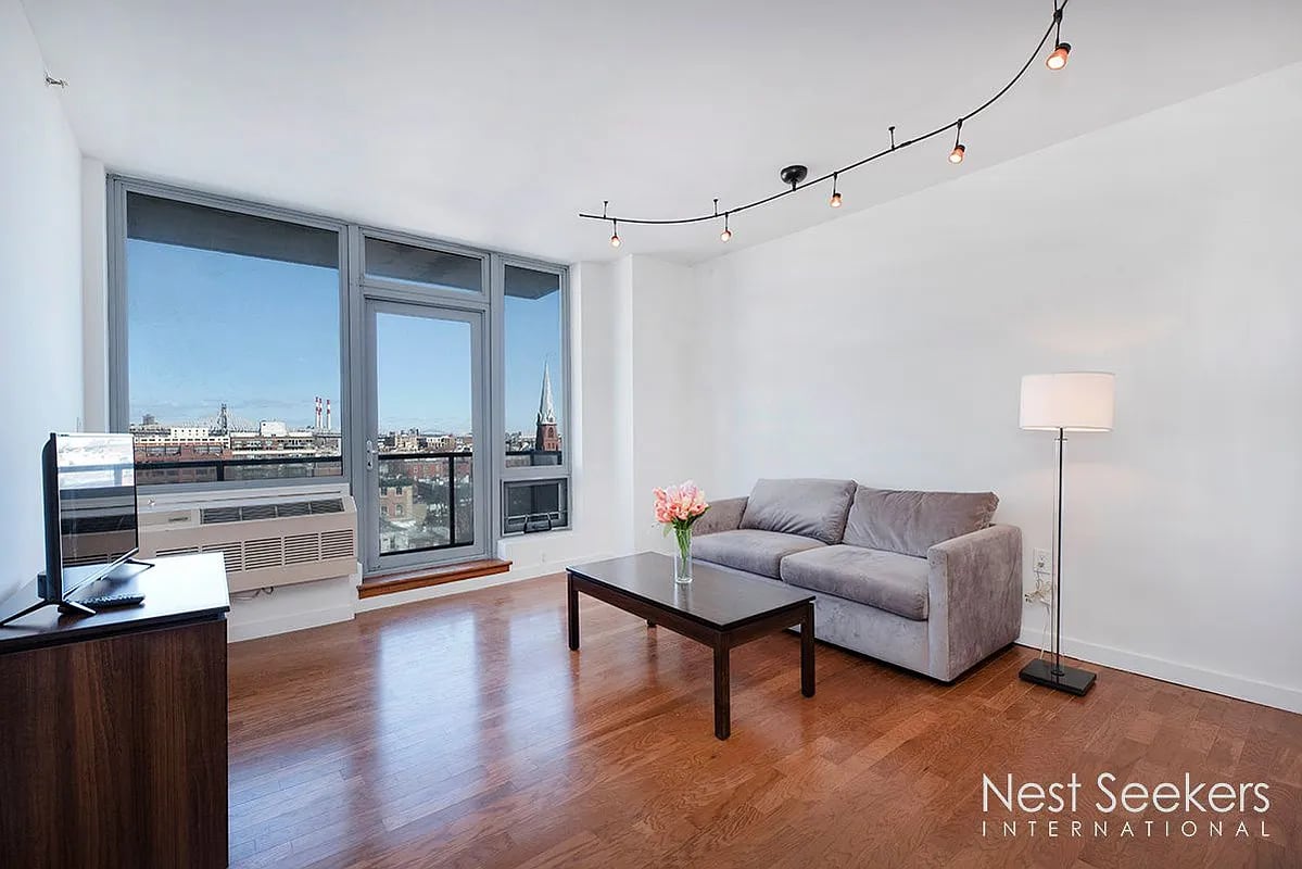 5-49 Borden Ave, #F9