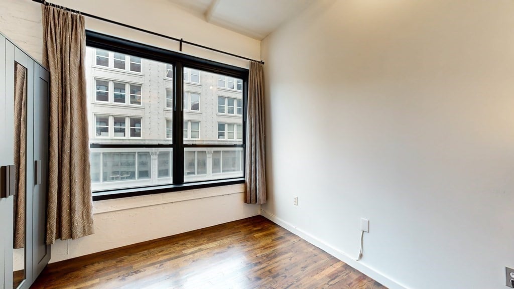 210 Lincoln St #301