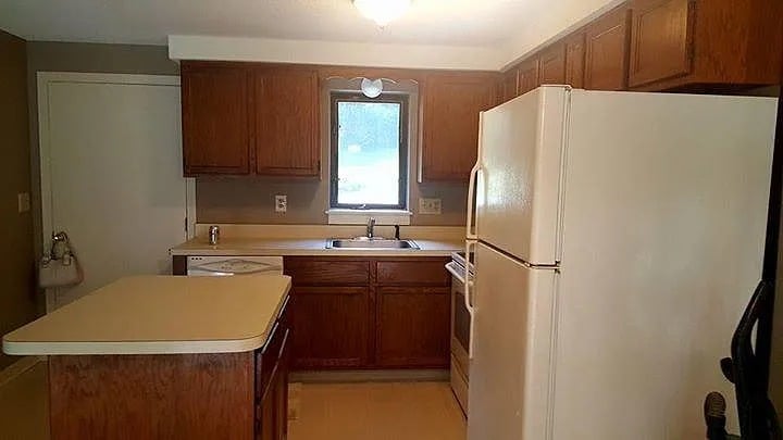 51 Brook St APT 5C