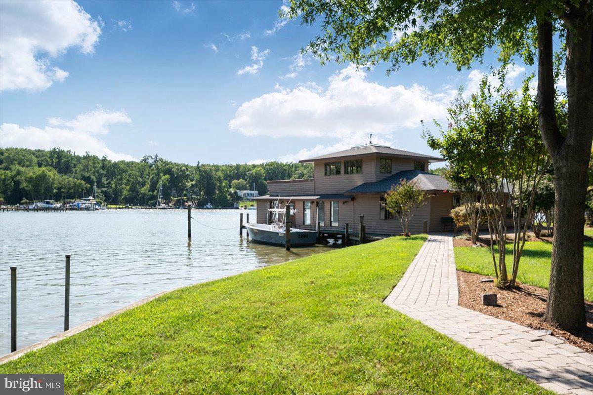 88 E Lake Dr