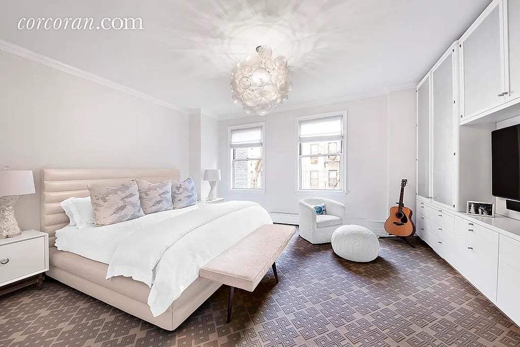 330 E 72nd St APT 4
