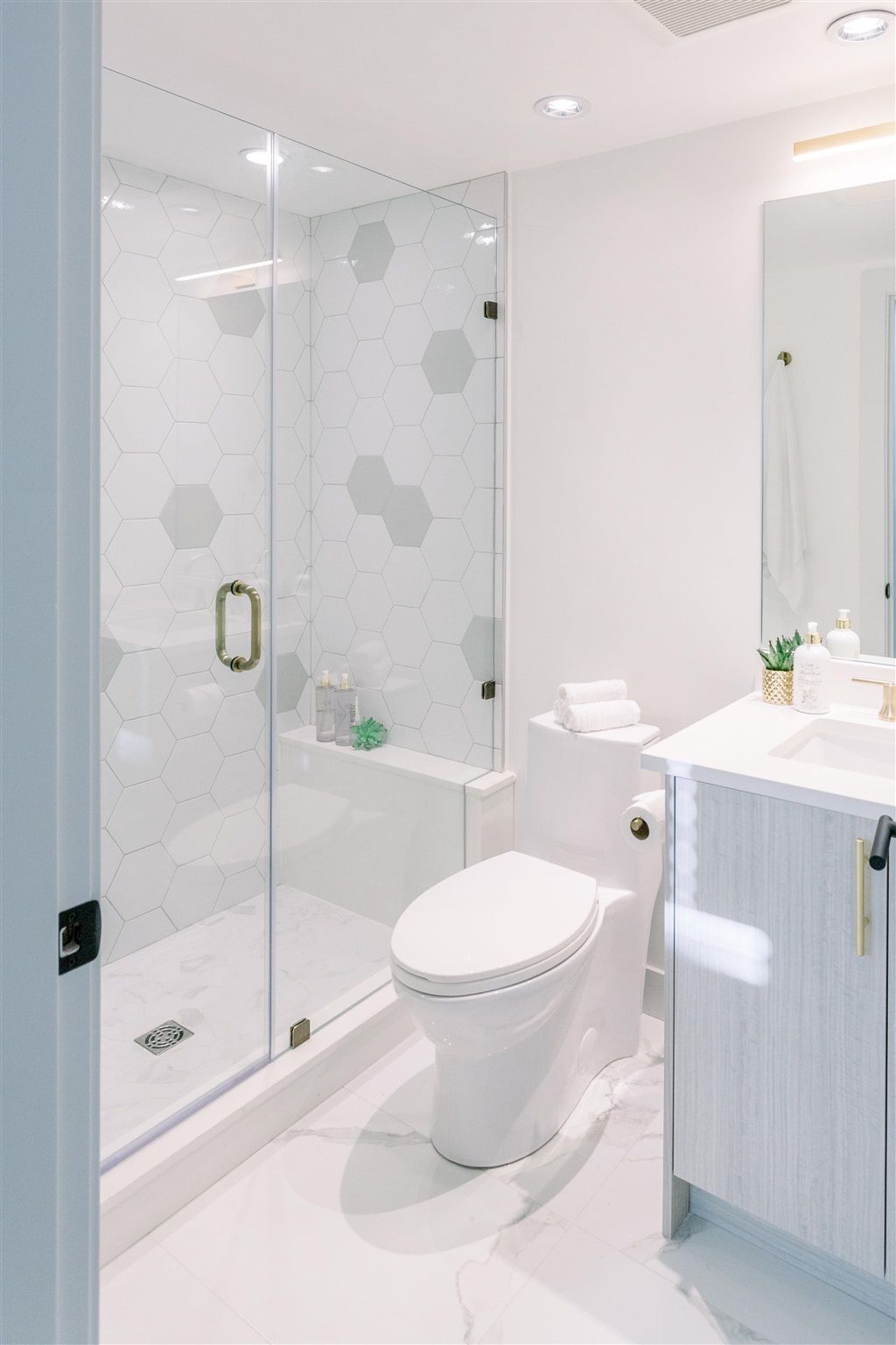 311 W 59th Ave