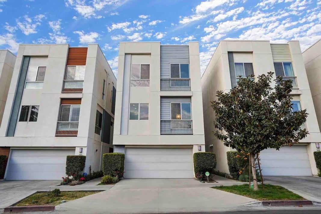 5917 Saturn St, Los Angeles, CA 90035