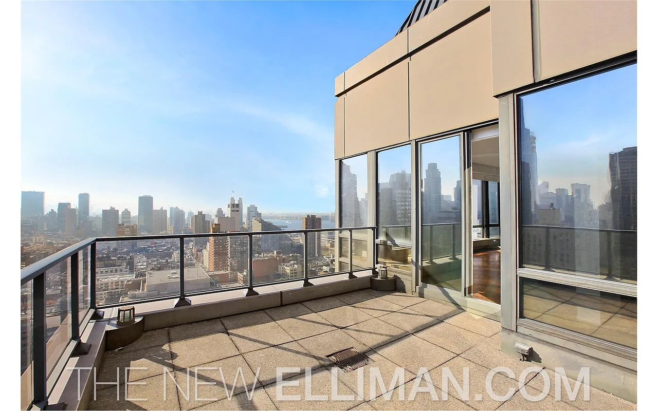 161 W 61st St PHB
