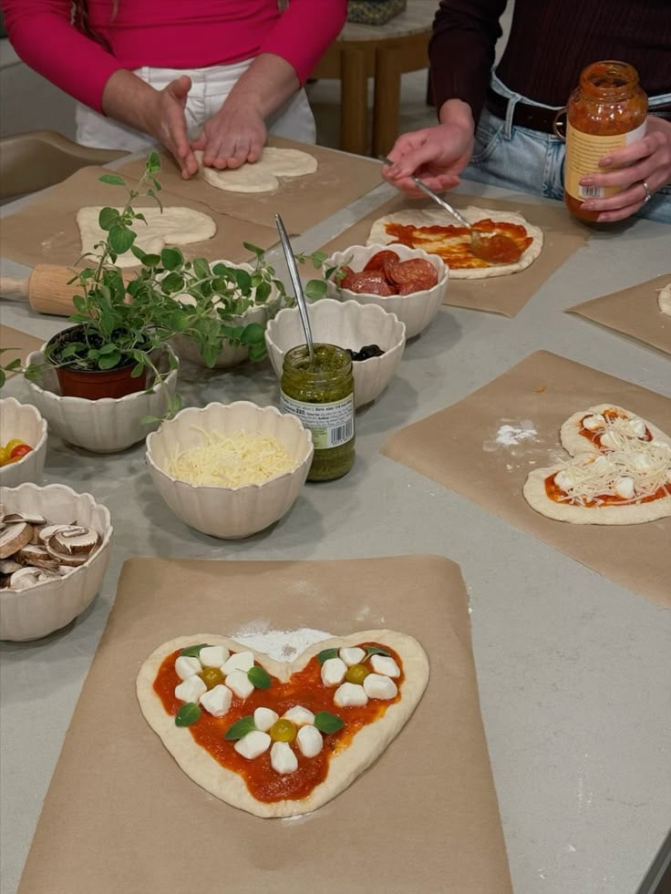 Valentine’s Day in Alexandria, Arlington & DC: Romantic Restaurants, Date Ideas & Weekend Getaways