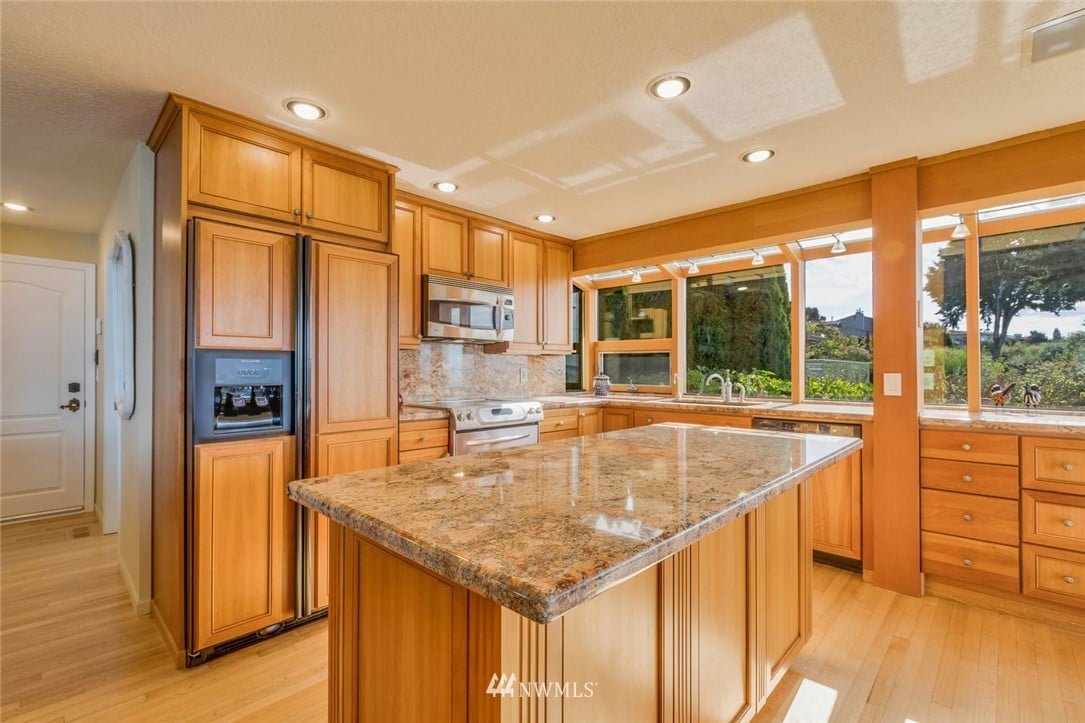 842 S Marine Hills Wy