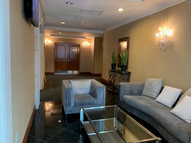 23 Lorraine Drive E 817, Toronto, ON 