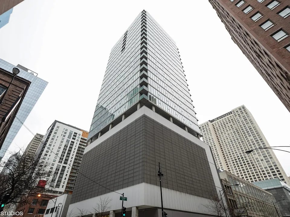 550 N Saint Clair St APT 2104