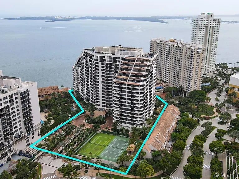 520 Brickell Key Dr #A721