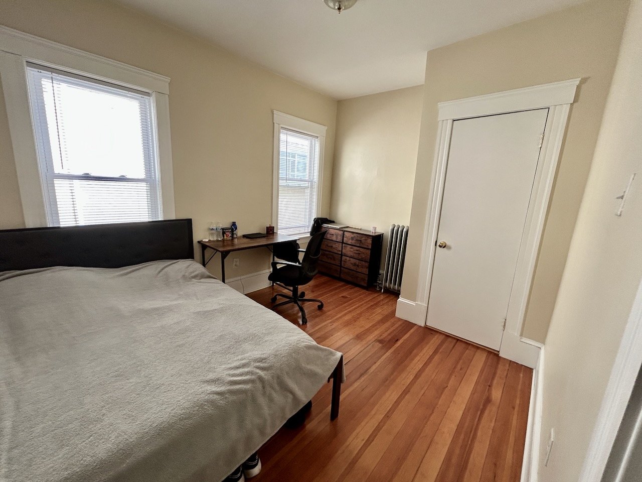 Sunny 4 Bed 2 Bath in the Heart of Brookline - Heat and Hot Water Included - 9.1