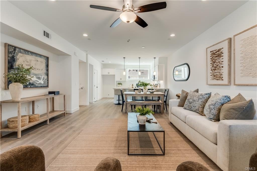 1196 Tiburon Way