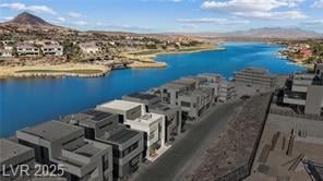 Lakefront Luxury Living