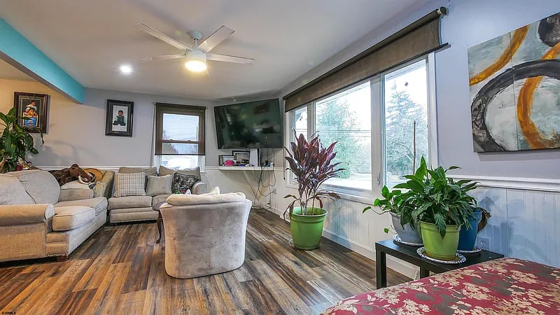 4038 Ocean Heights Ave