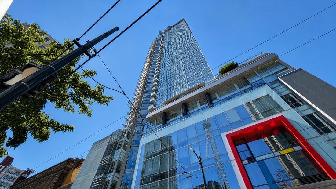2508-833 Seymour Street