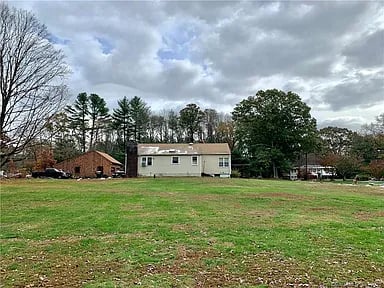 457 Wauregan Rd
