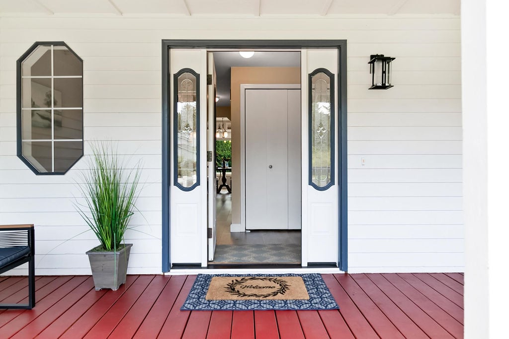 3055 NW Colonial Lane