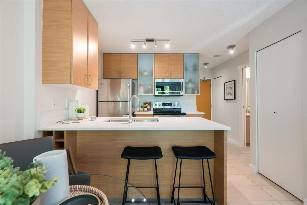 977 Mainland Street, #306