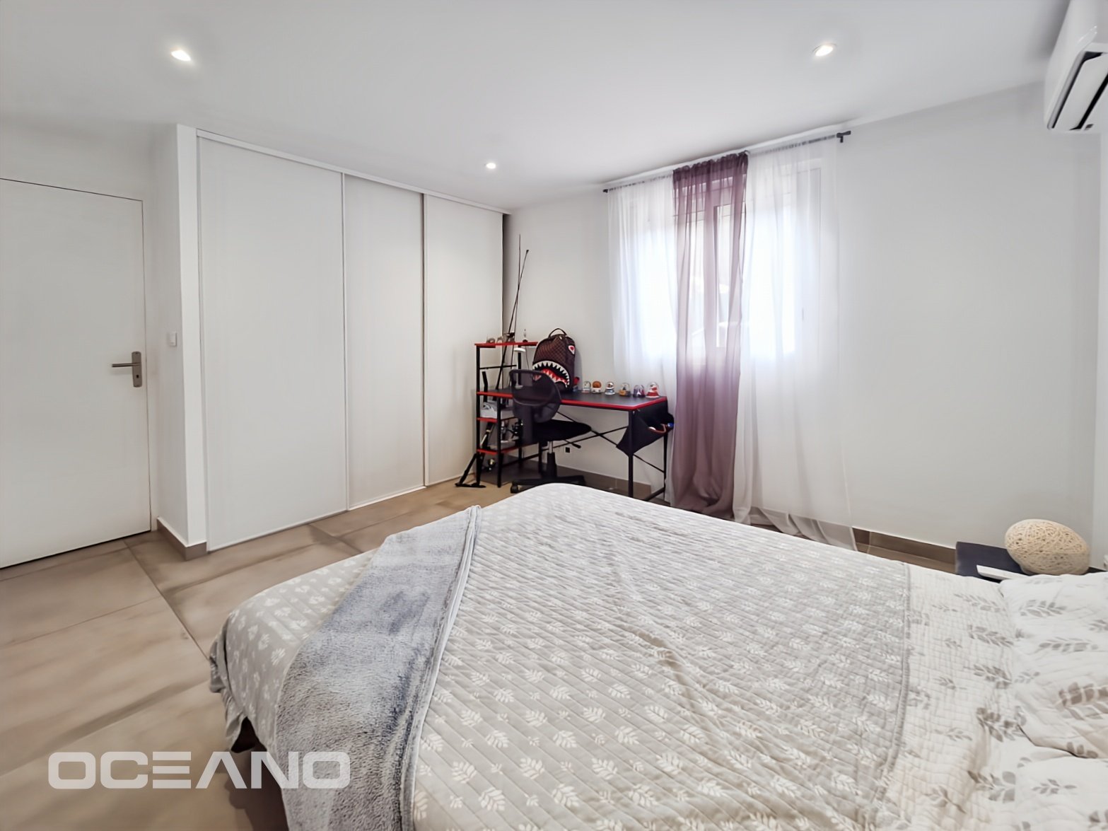 4-bedroom house with garden 