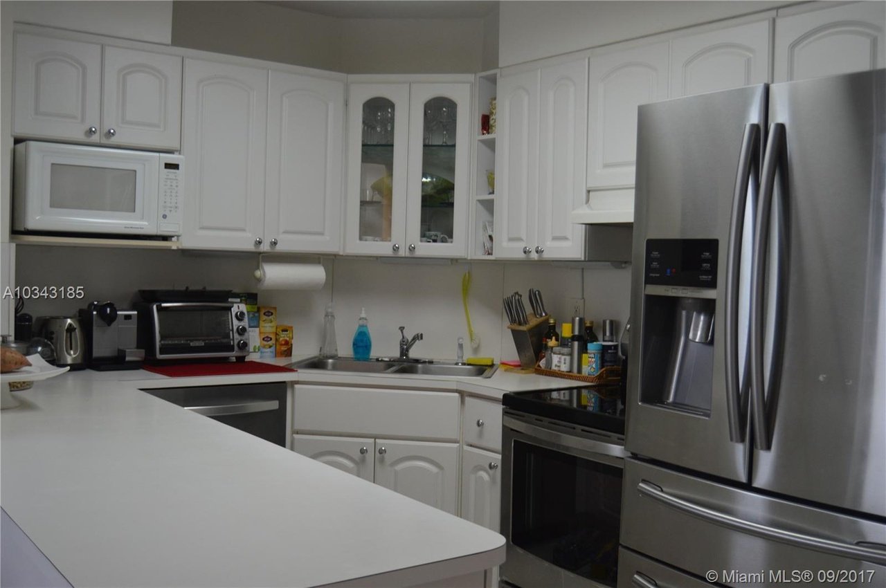 2642 Collins Ave #312