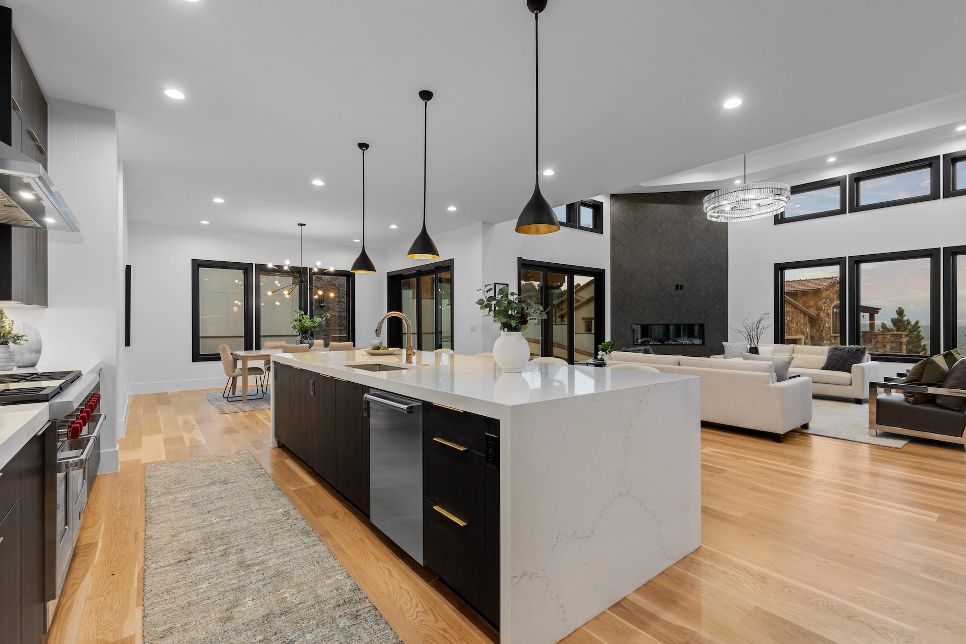 8103 Raphael Lane