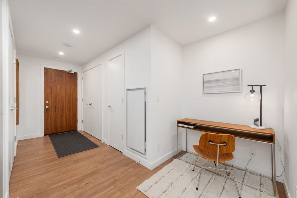 585 Austin Ave, #2103