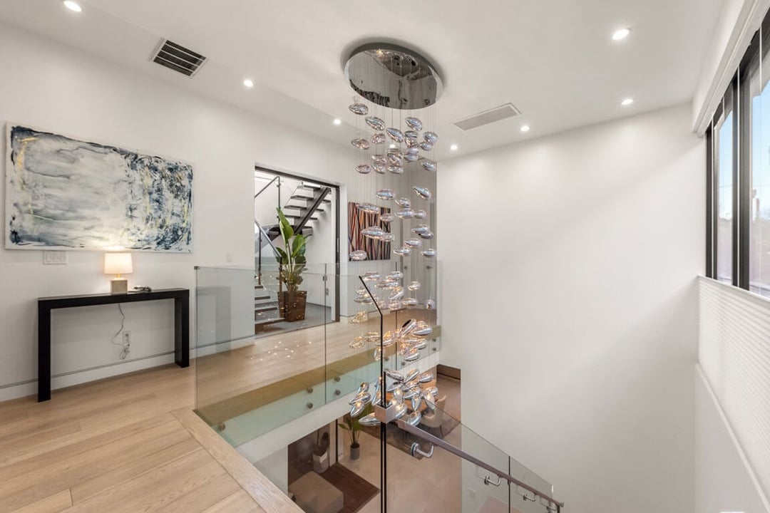 Garden Crescent, North Harper Avenue, 90048