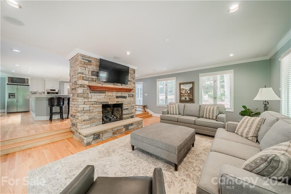 61 Heritage Dr