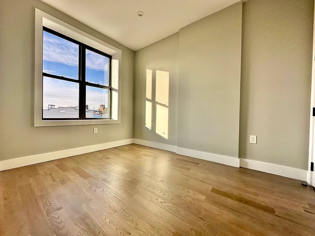 254 Melrose St 4B