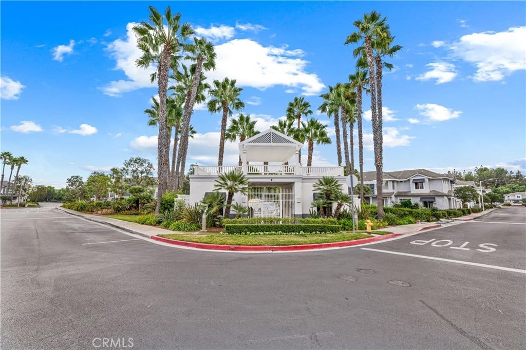 19 Breakers Ln