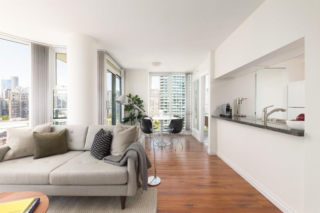 1077 Marinaside Cres, #2106