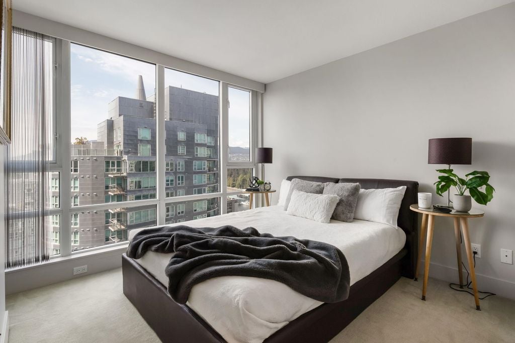 590 Nicola St, #2205