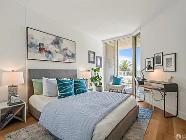 88 King St UNIT 302
