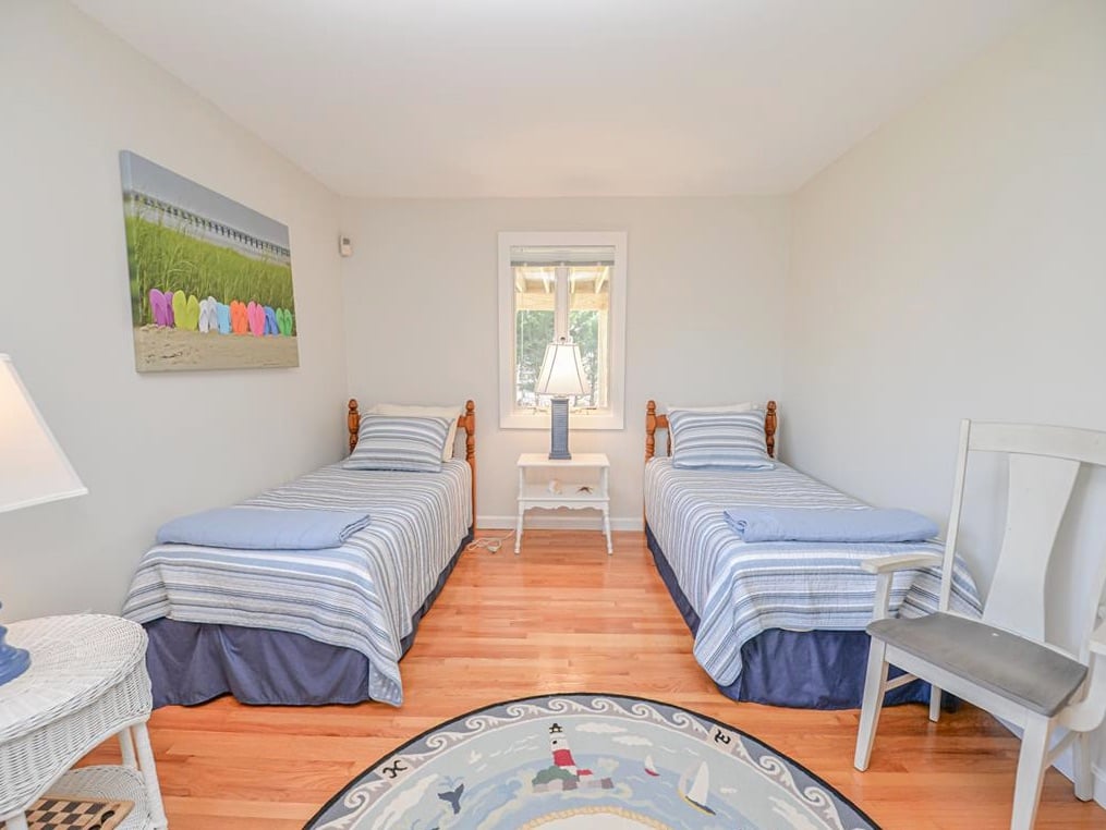 14 Plains Head Ln