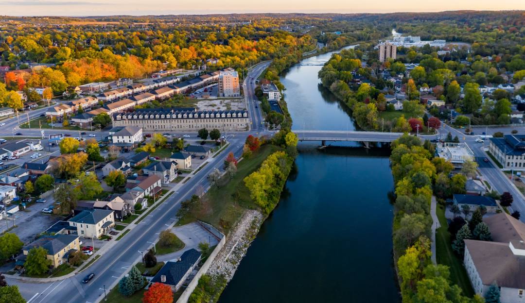 Cambridge Living: A Blend of Heritage, Nature, and Opportunity
