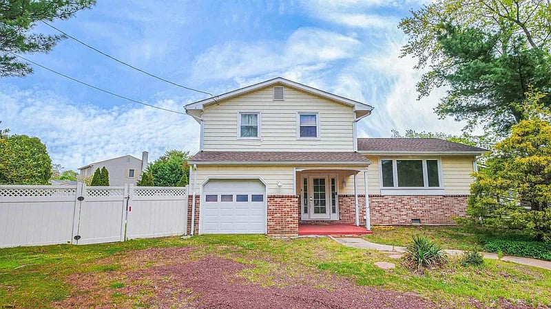 4038 Ocean Heights Ave