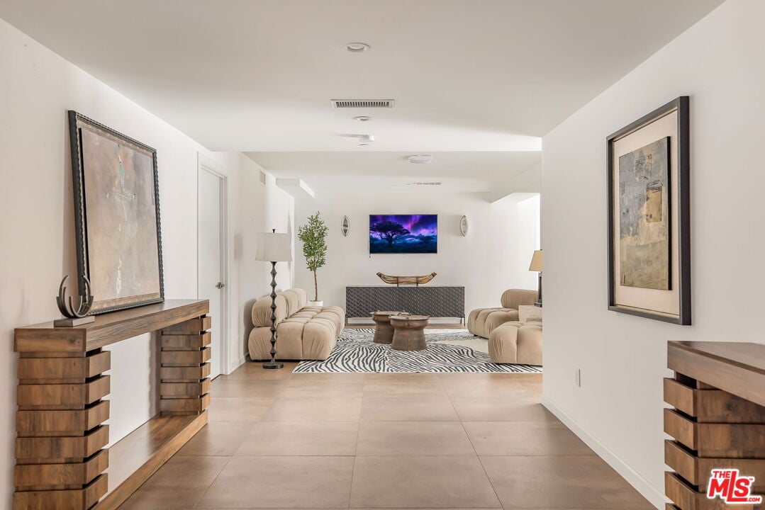 Aurelian Pavilion, W Sunset Blvd, 90049