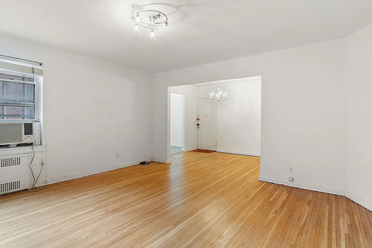 915 E 17th St APT 111