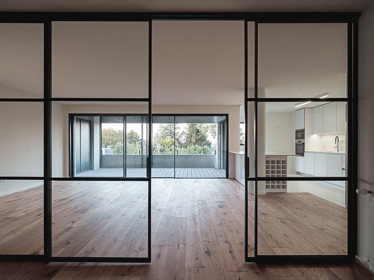 Modern 3-Bedroom Apartment with Balcony in Central Vila Nova de Gaia