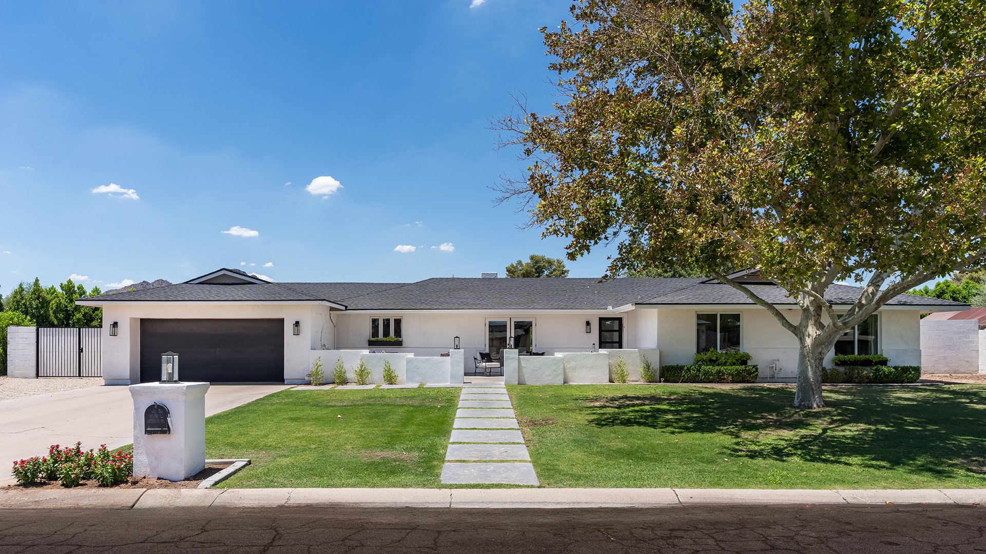 5242 N WOODMERE FAIRWAY