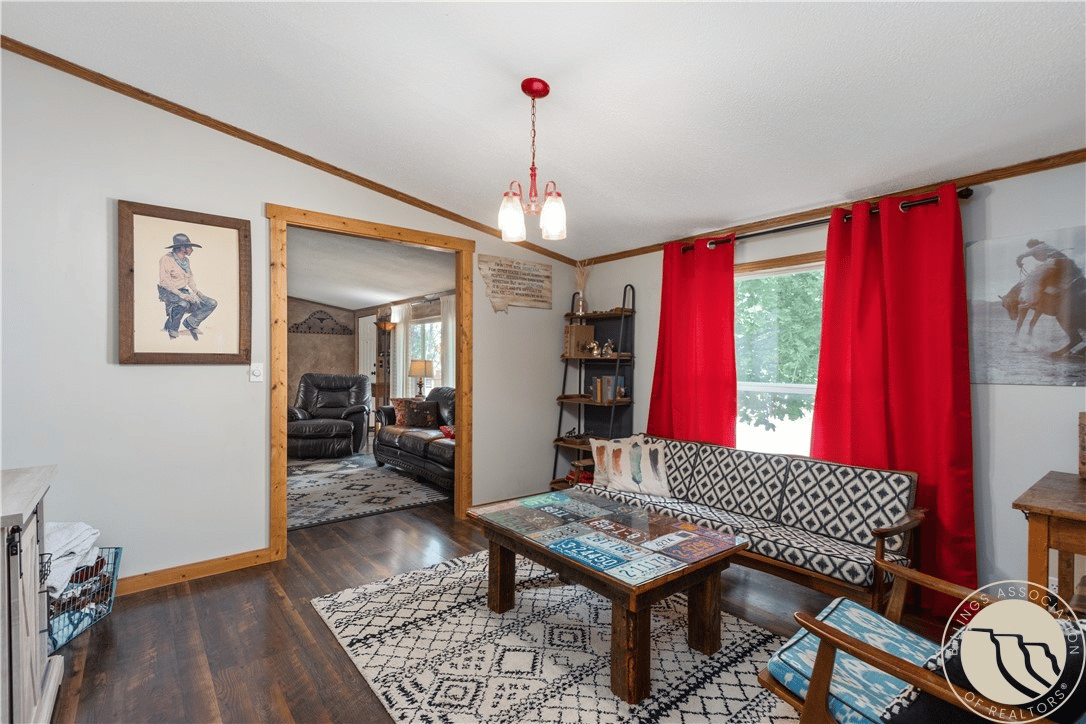 3110 Falcon Cir