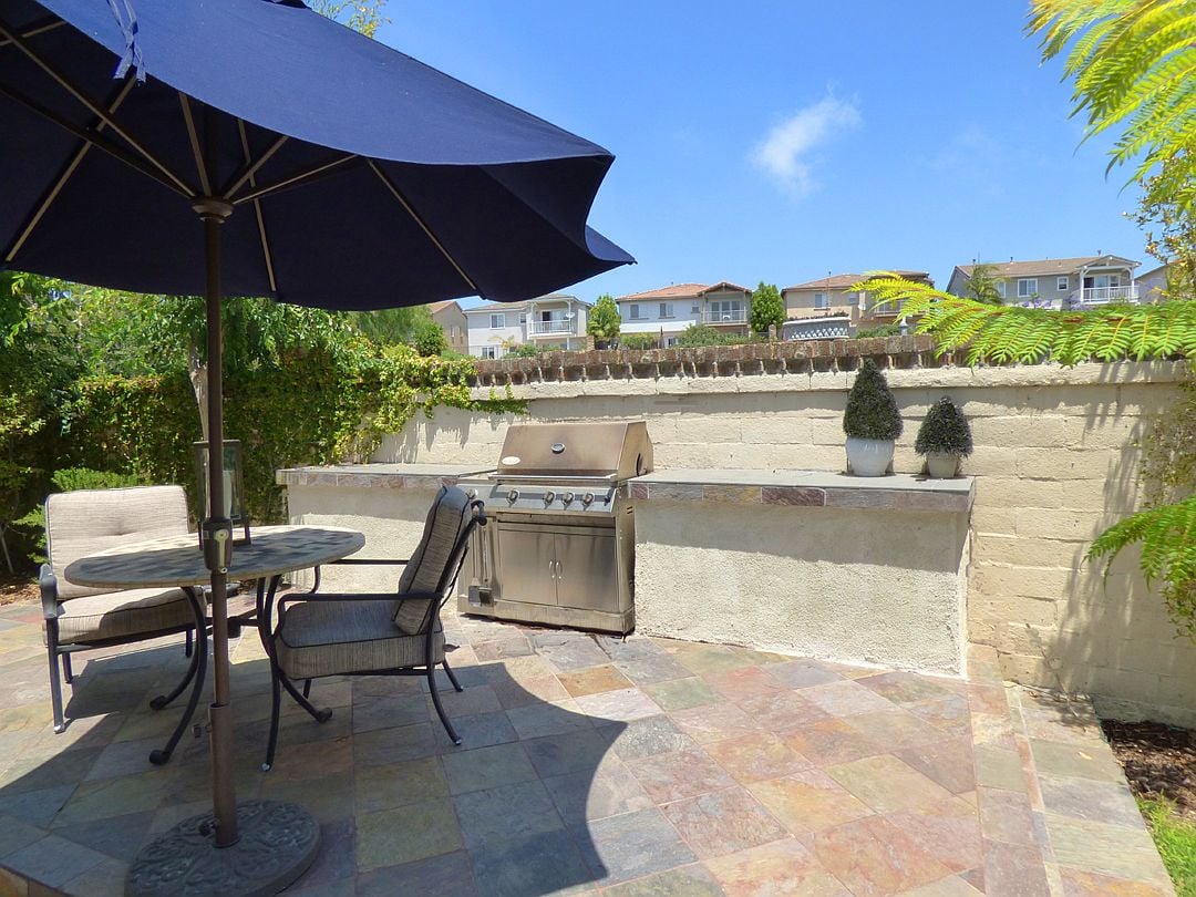 23 Bel Flora Ct