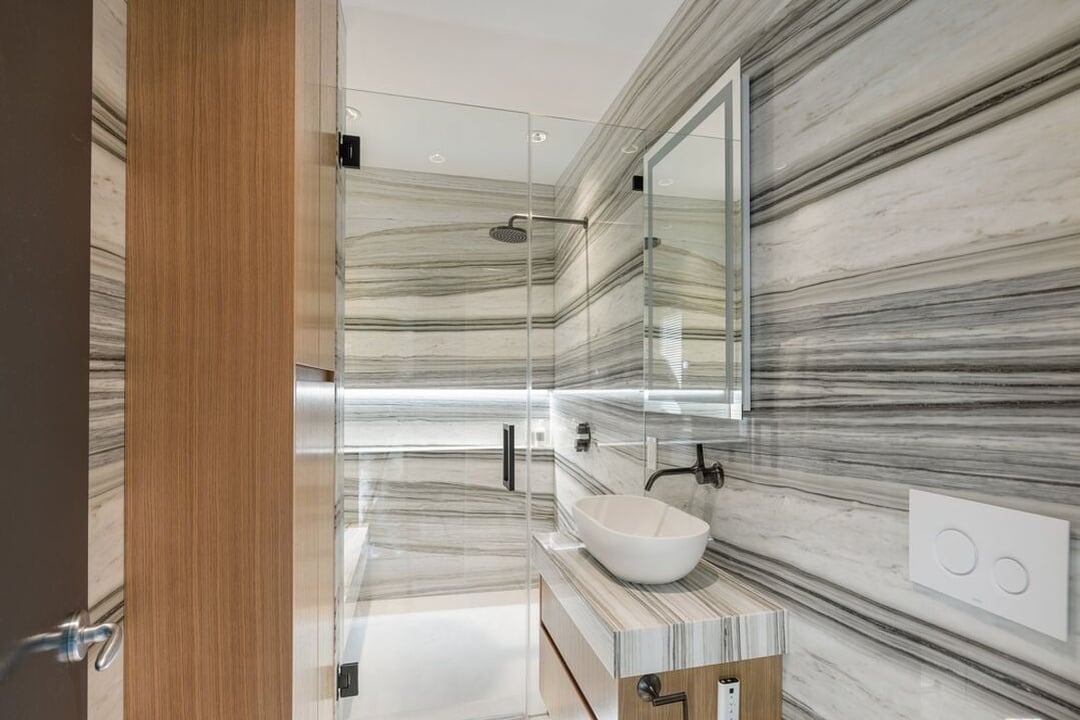 Aria Manor, Sunset Plaza Dr, 90069