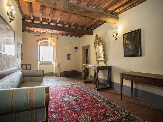 Enchanting Countryside Estate in Arezzo