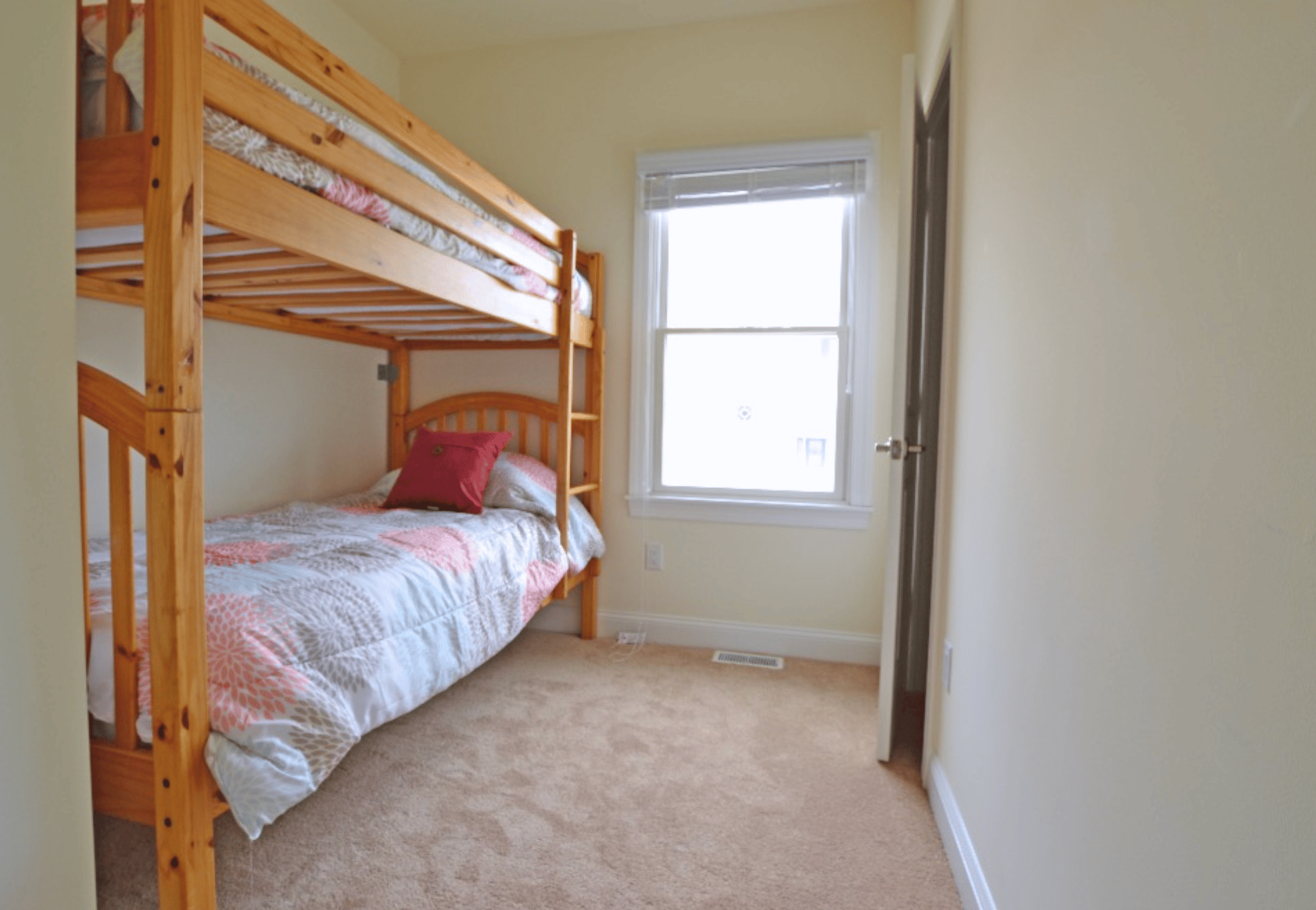 28 Pershing Avenue, Long Beach Township